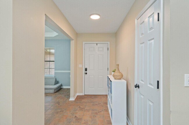 Foto del edificio - 422 Shoal Lake Dr