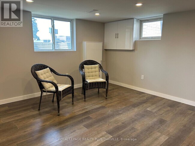 Building Photo - 269 West 5th Street