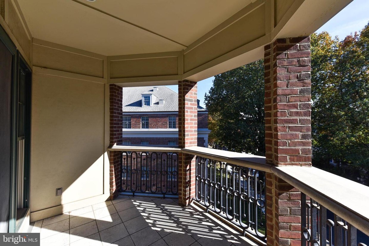 Foto principal - 2733 Cathedral Ave NW