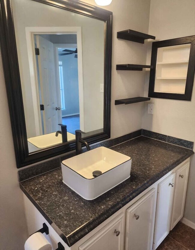 Foto del edificio - 10810 Kentington Oak Dr