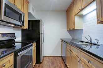 Building Photo - 415 Hawthorne St