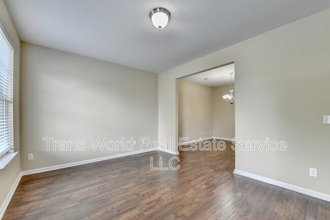 Foto del edificio - 707 Sand Ln SE
