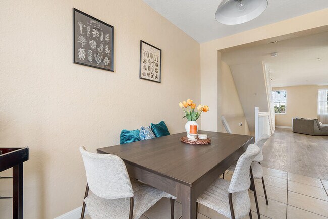 Building Photo - 770 Millbrae Ct