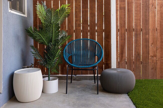 Foto del edificio - 17244 Kingsbury St