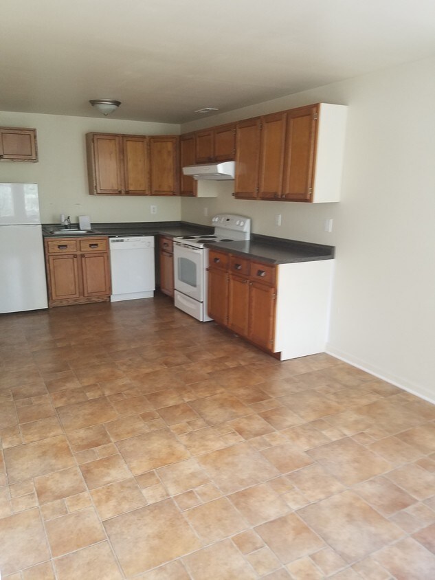 178 E Main St, Westminster, MD 21157 Apartments in Westminster, MD