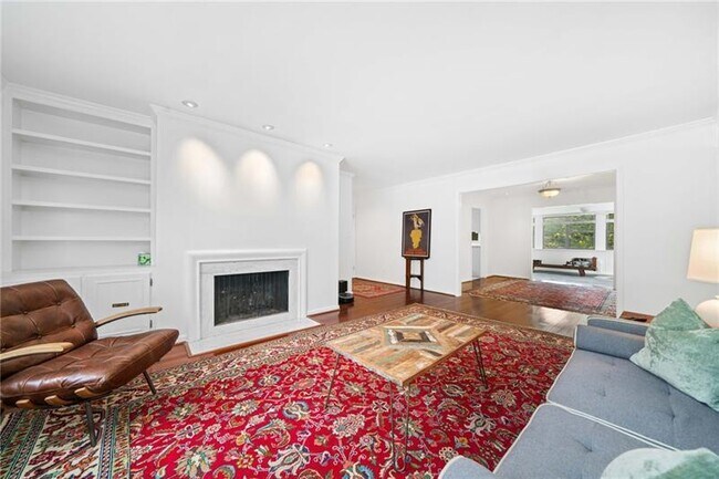 Foto del edificio - 52 Chaumont Square NW