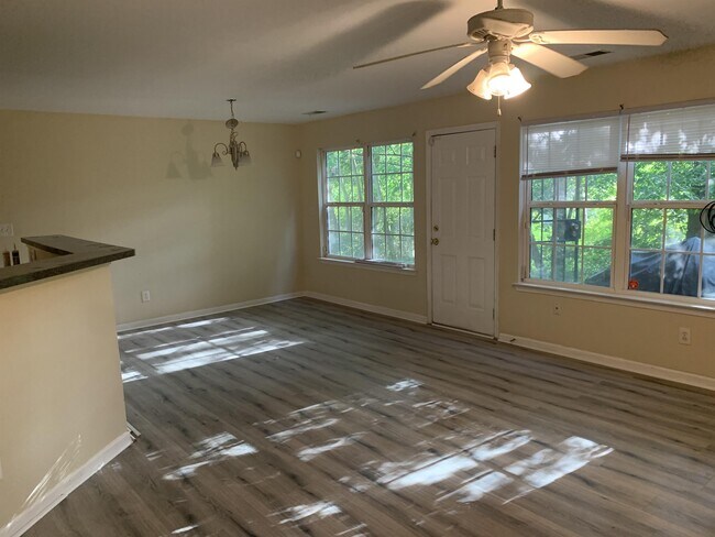 Foto del edificio - 5185 Hanover St