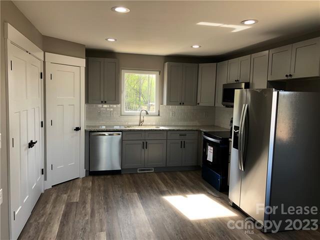 Building Photo - 1007 Aviella Dr