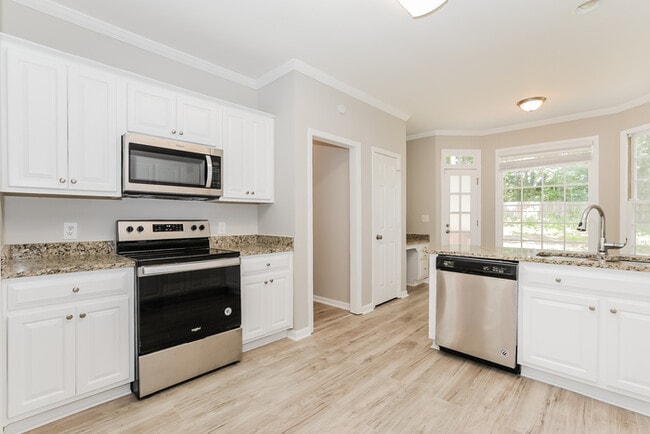 Building Photo - 1702 Woodstone Cove SE