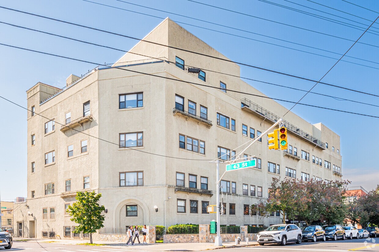 Building Photoo - 62-10 Woodside Ave
