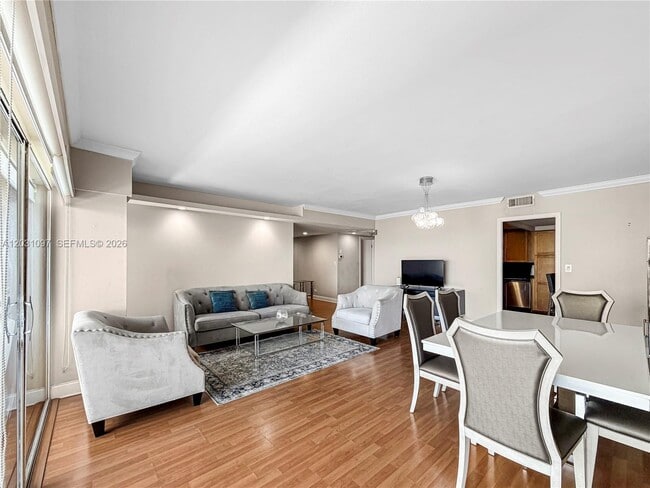 Foto del edificio - 1800 NE 114th St