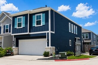 Building Photo - 624 Pelican Dr