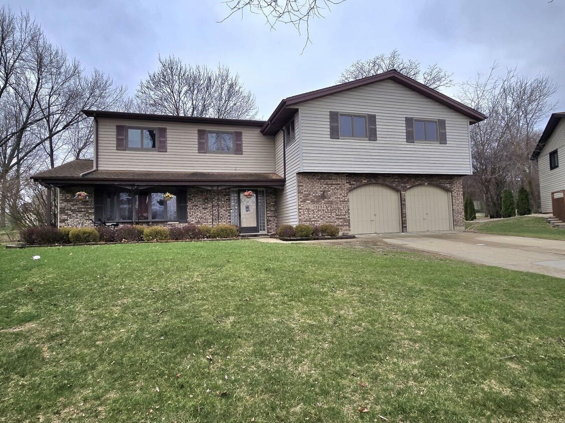 Foto principal - 230 Fairfield Ct
