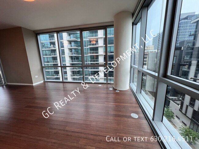 Building Photo - ***THE EMERALD / WEST LOOP LOCATION / 2 BD...