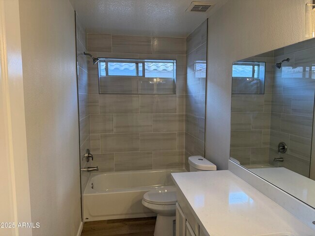 Foto del edificio - 1830 E Countrywalk Ln