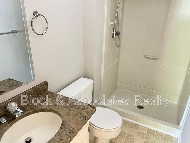 Foto del edificio - 1333 Springlawn Ct