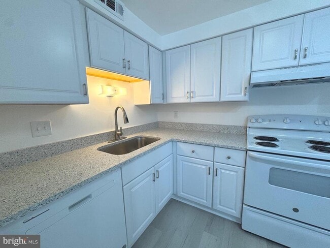 Foto del edificio - 4420 Groombridge Way