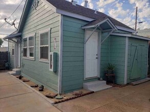 Building Photo - 3025 Myers St