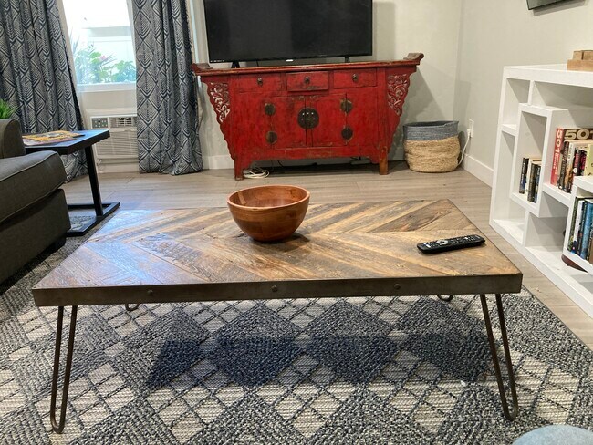 Sala de estar - 12014 Kling St