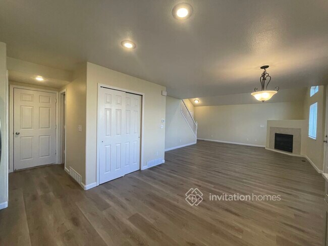 Building Photo - 5255 Butterfield Dr