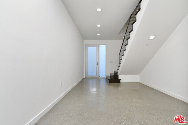 Foto del edificio - 11610 Ohio Ave