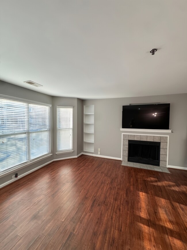 Foto del edificio - 513 N Graham St