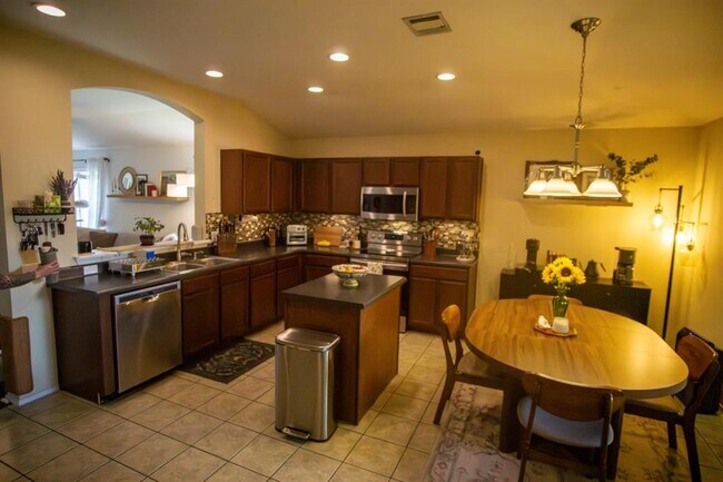 Building Photo - 5209 English Glade Dr