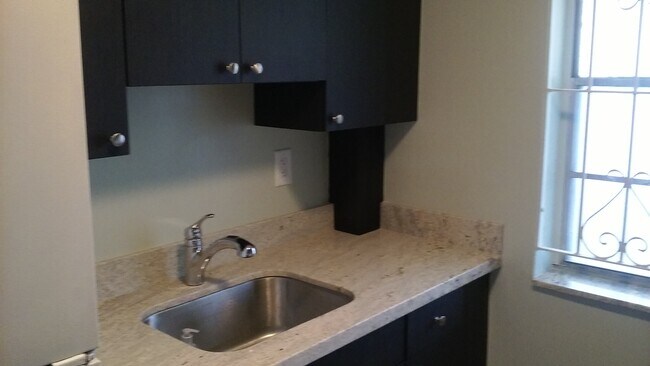 Foto del edificio - 1135 W 35th Pl