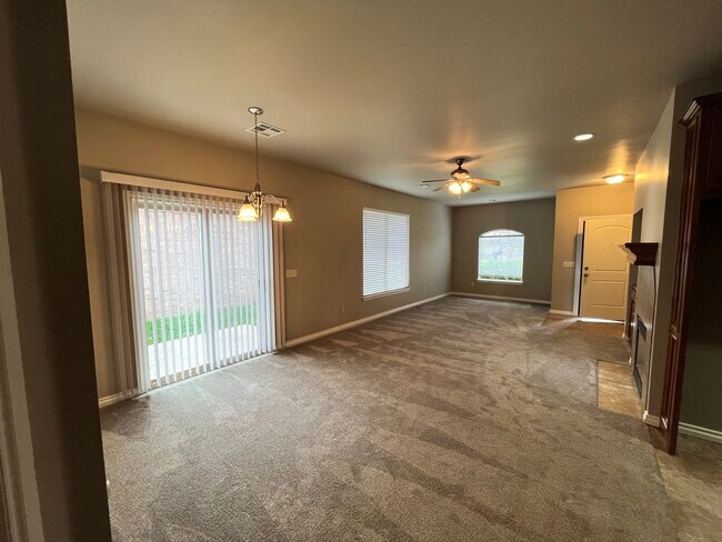 Building Photo - 11414 NW 121st Pl