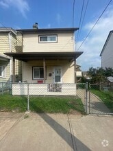 Building Photo - 321 E 18th Ave