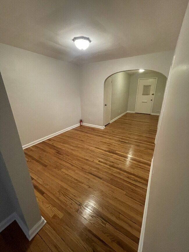 Dining room/family room - 868 Bellevue St SE