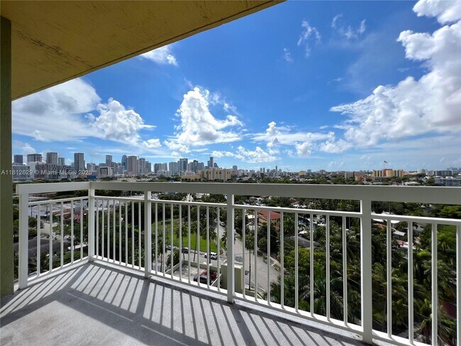 Foto del edificio - 816 NW 11th St