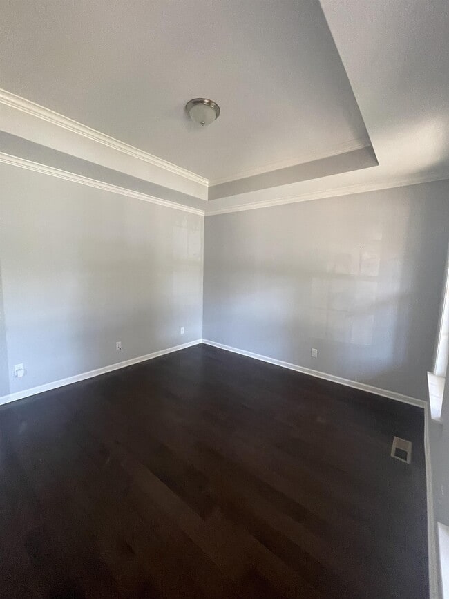 Building Photo - 6477 Sunnywood Dr