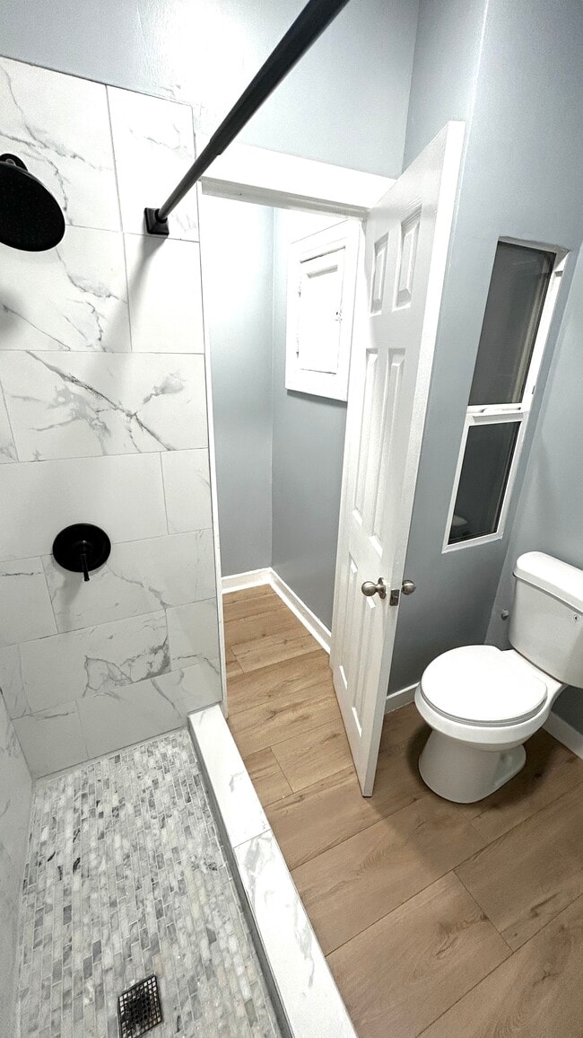Building Photo - 800 S Burlington Ave