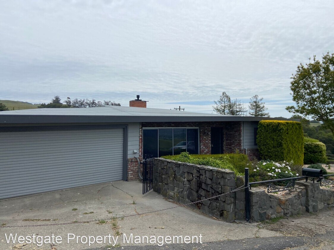 Primary Photo - 3 br, 1 bath House - 3258 Old Adobe Road
