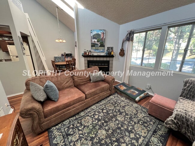 Building Photo - AVAILABLE AUGUST - Upstairs San Luis Obispo Condo - 2 Bedroom / 1 Bathroom