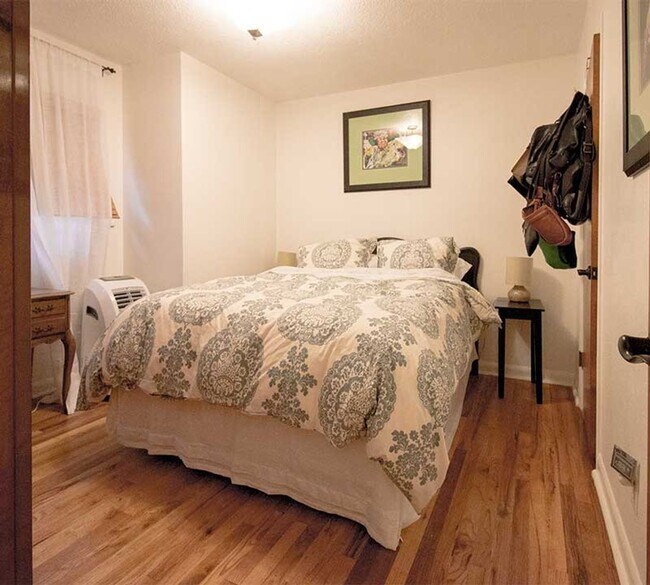 Foto del edificio - 25th Triplex