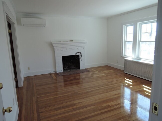 Building Photo - 11 Richwood St