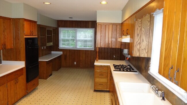 Cocina - 1010 Courtenay Dr NE