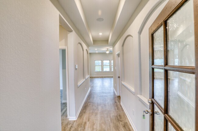 Foto del edificio - 201 Bryan Wy