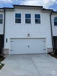 Building Photo - 650 Pt Pl Dr
