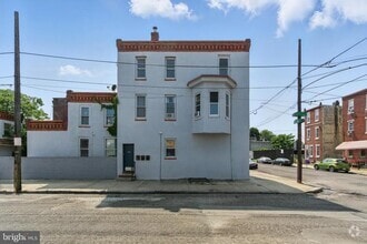 Building Photo - 5000 Master St