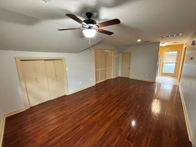 Foto del edificio - 810 Madison St