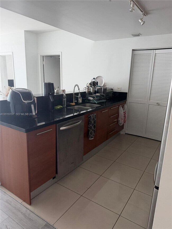 Foto del edificio - 244 Biscayne Blvd