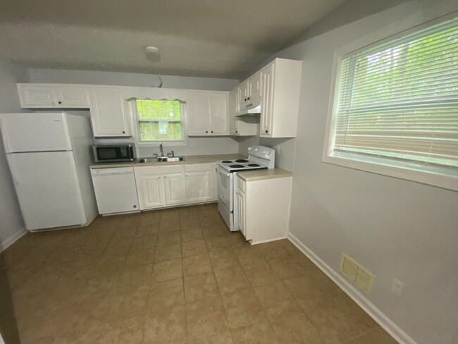 Foto del edificio - 1232 Creek Forest Ct NW