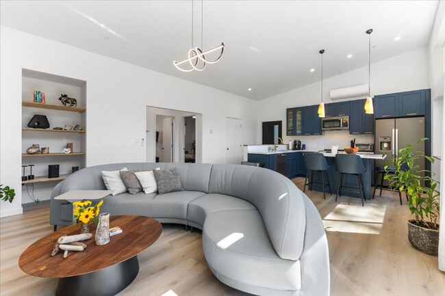 Foto del edificio - 14930 Melody Ave