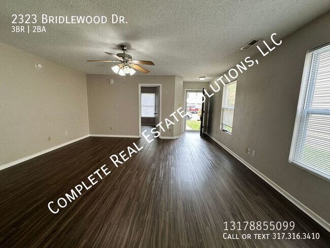 Foto del edificio - Now Showing this 3 BR, 2 BA home located a...
