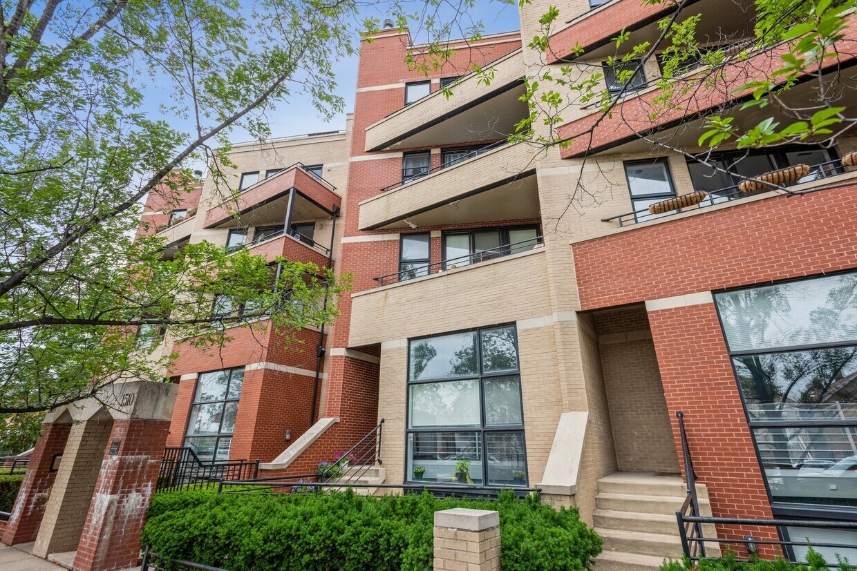 Primary Photo - 1510 W Grand Ave