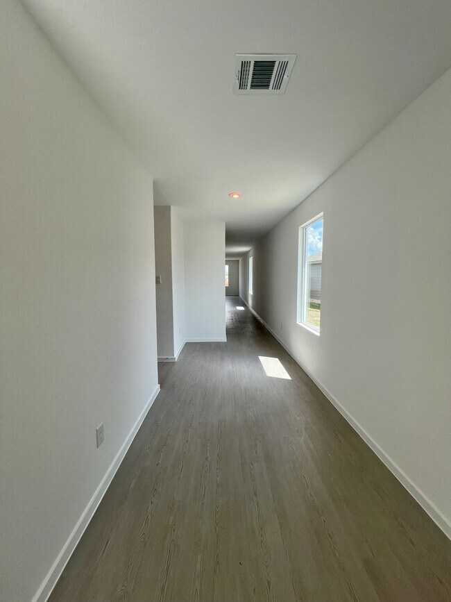 Foto del edificio - 9175 Trails End