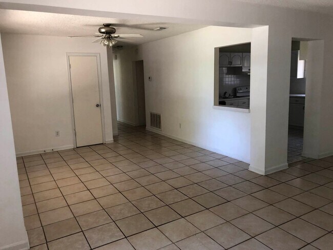 Foto del edificio - 516 Pelham Rd